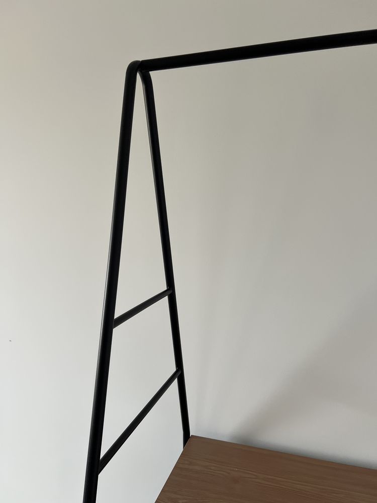 Mesa alta do IKEA