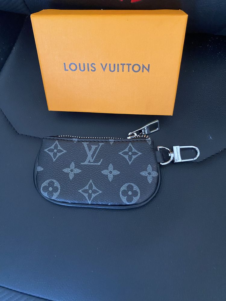 Louis Vuitton Porta moedas e chaves