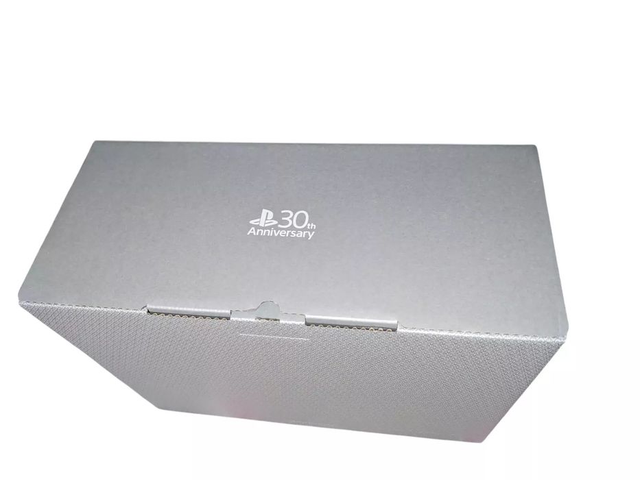 PlayStation 5 30th anniversary karton