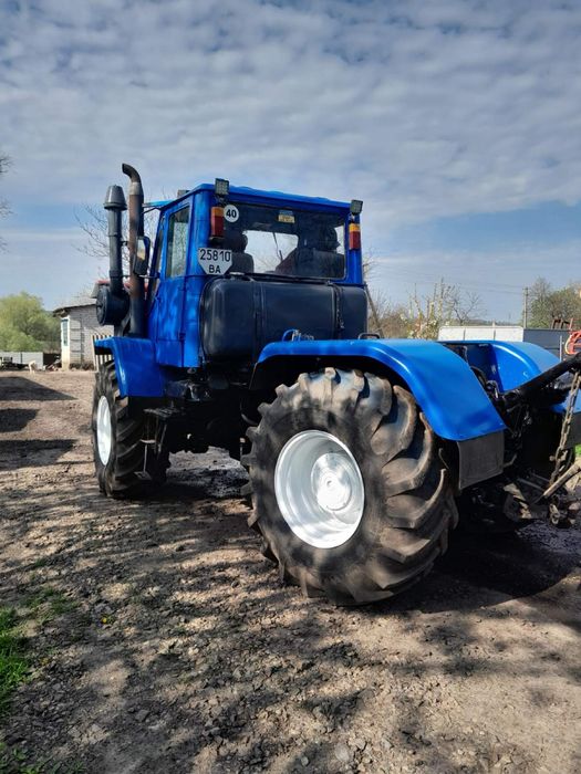 трактор ХТЗ Т-150 з плугом 5-40