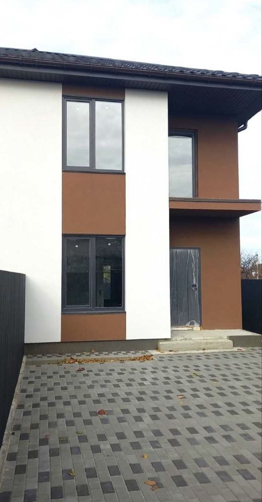 Продам дуплекс. 4 км до Києва. Газифікований.