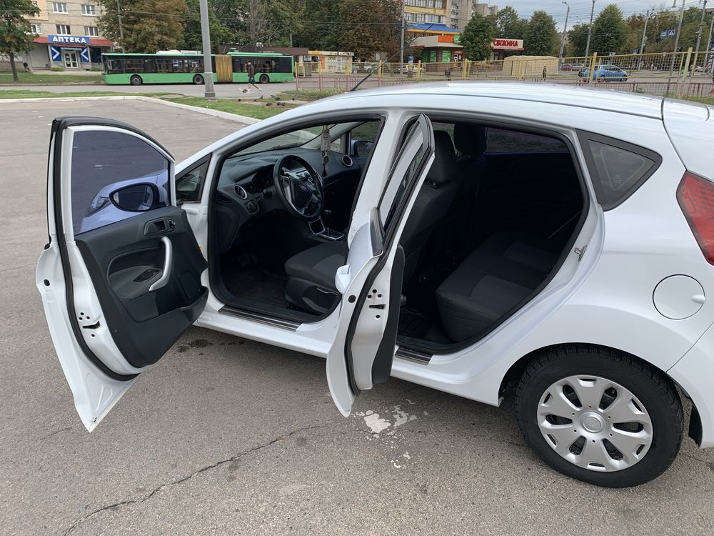 Ford fiesta 1,4 2012 год