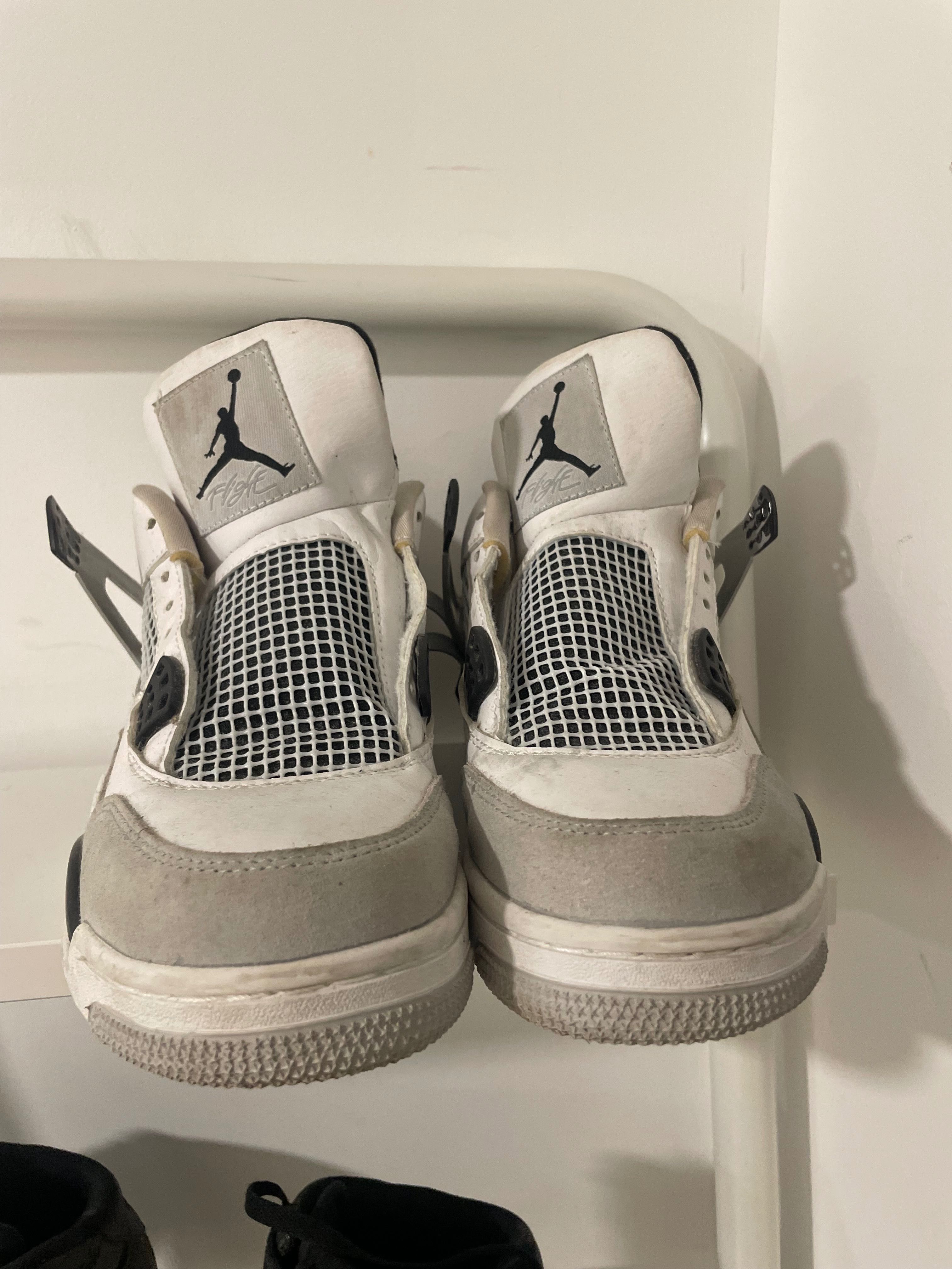 Jordan 4 usada sem atacadors