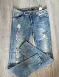 Jeansy z dziurami w30