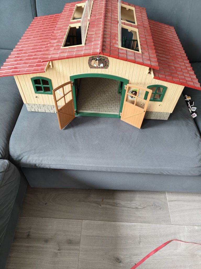 Stajnia dla koni schleich
