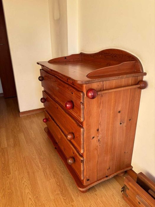 Mobília de quarto individual em madeira de pinho maciço