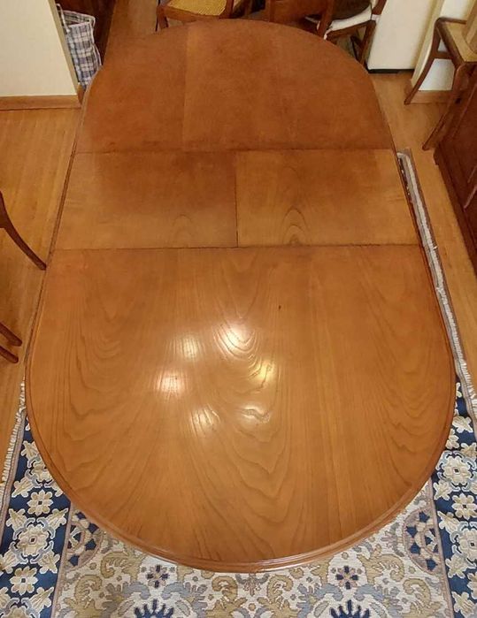 Mesa oval estilo Louis Philippe - Elegância e qualidade a bom preço