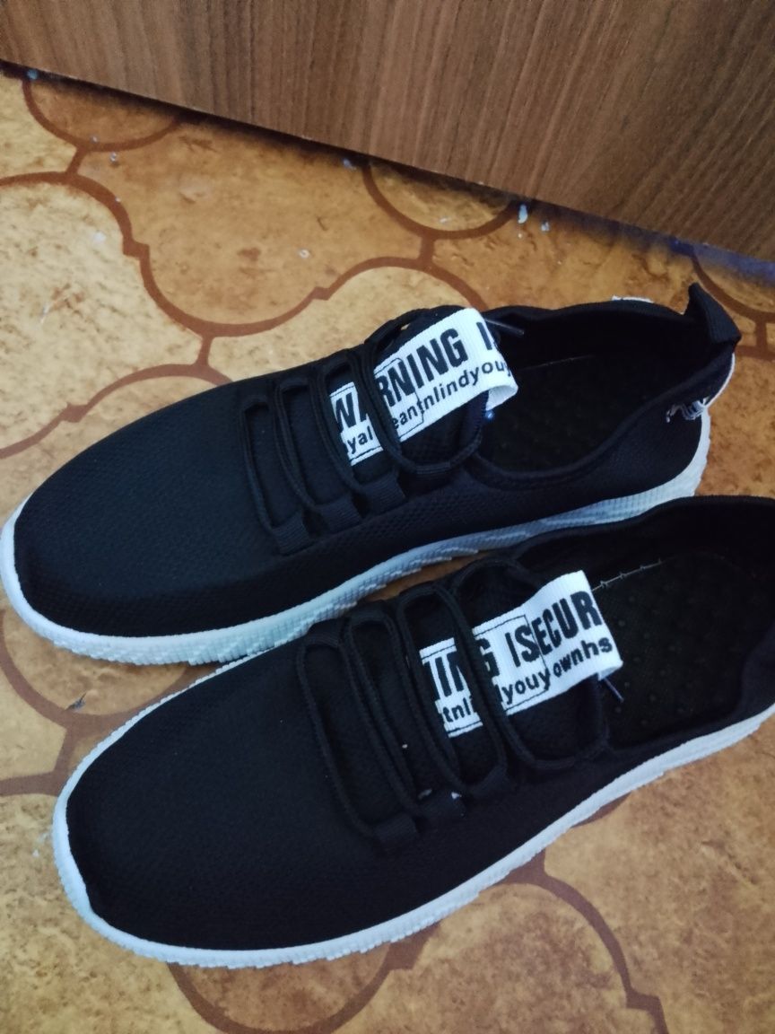 Buty sportowe 39-25 cm