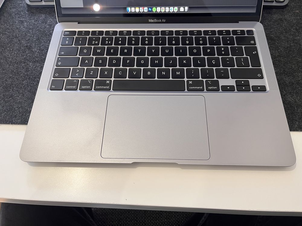 MacBook Air 13 16GB - 256GB 2020 Mid