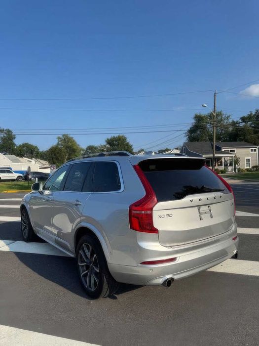 Volvo XC90 T5 Momentum 7-Passenger      2018