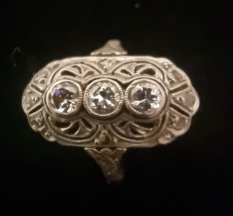 Кольцо золотое с диамантами