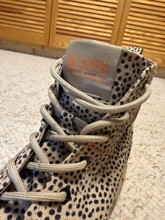 Nowe buty trapery beżowe kremowe w czarne kropki Palladium r. 42 27 cm