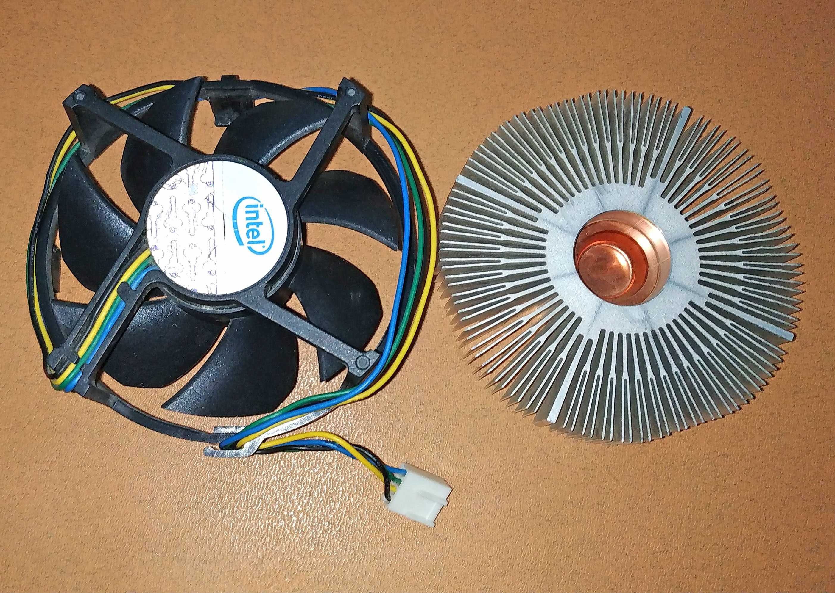 Кулер Intel и радиатор с медным пятаком.