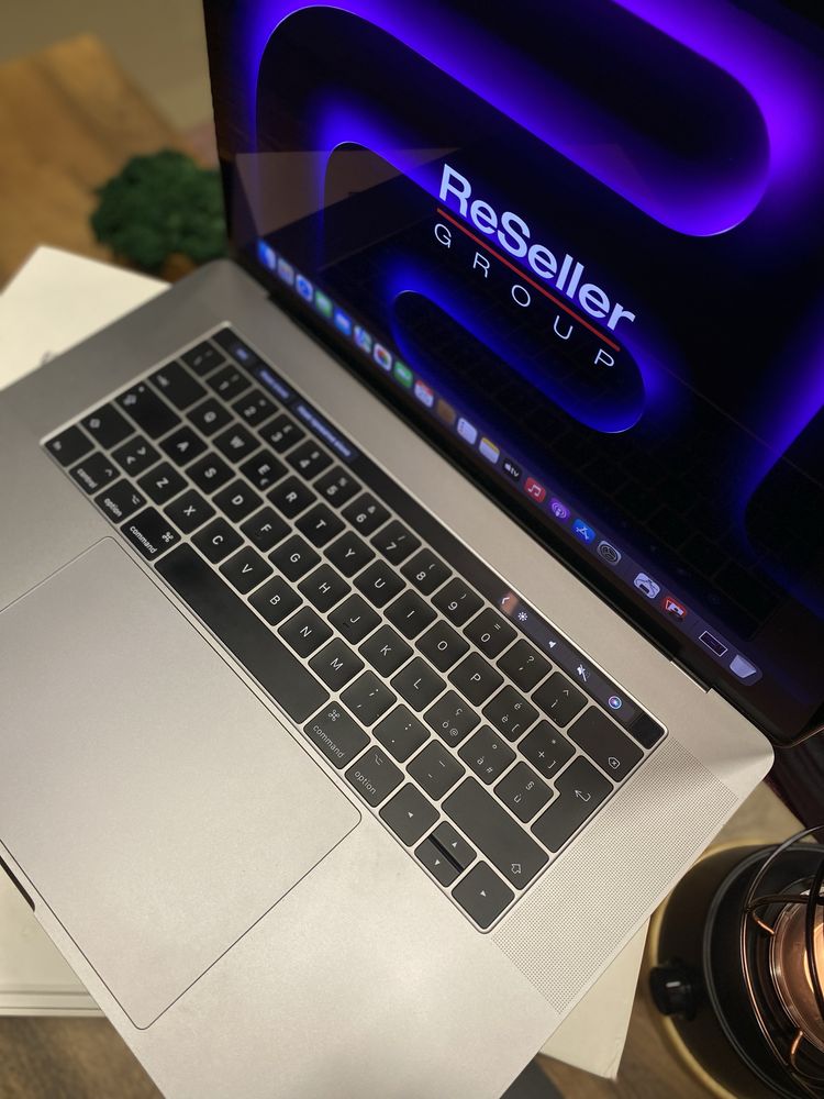 Apple MacBook Pro 15" i7/16/512 Space Gray (MLH42) 2016