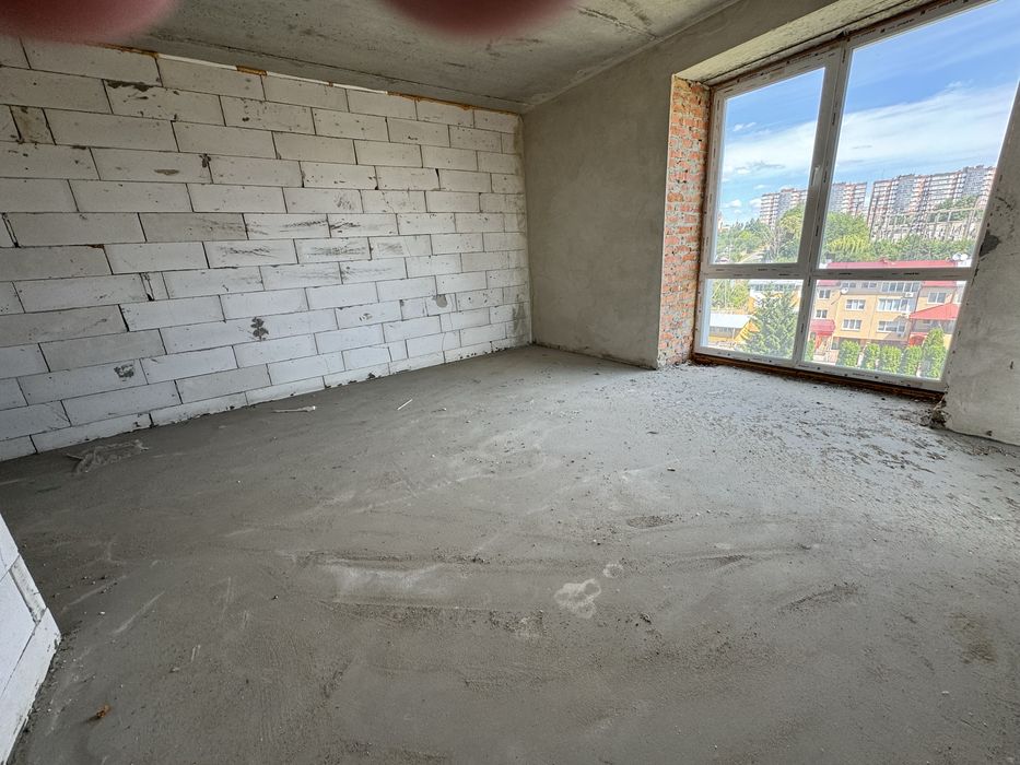 Продаж 3-к квартири в новобудові
