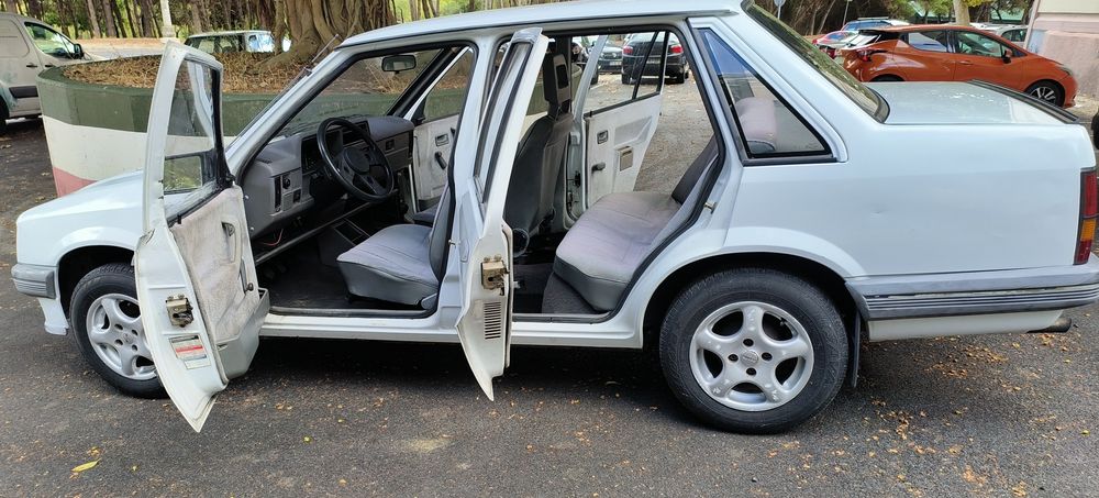 Vendo Opel corsa A 1.2 GL