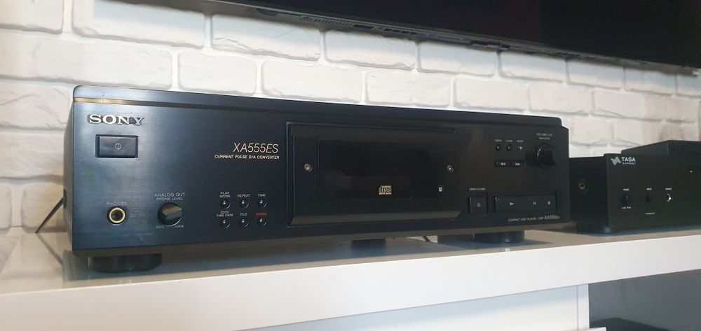 Odtwarzacz CD Sony XA555 ES