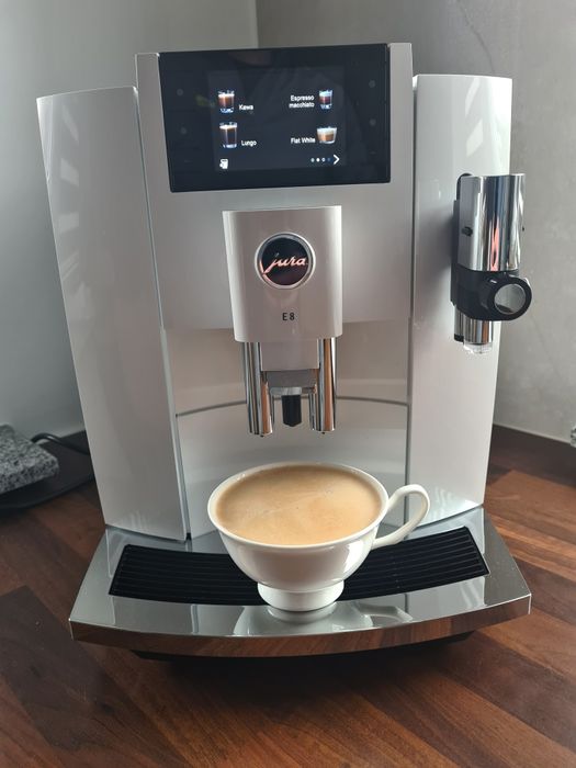 Ekspres do kawy Jura E8 EC 1203 kawy 2023r gwarancja b.ladny stan