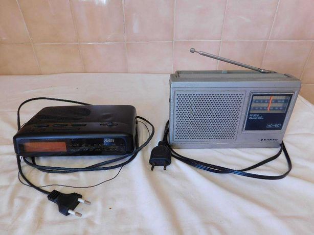 Dois Rádios antigos