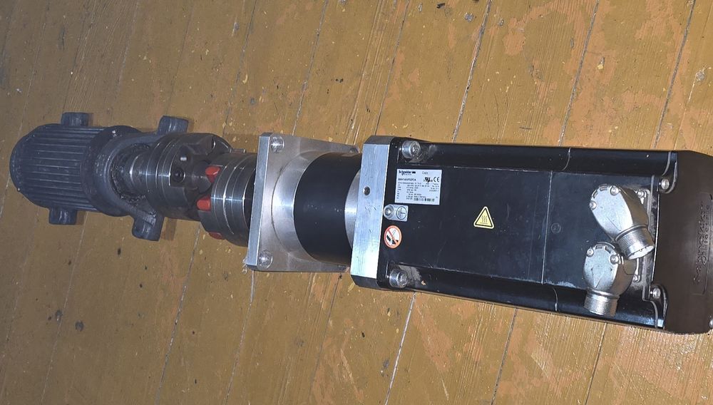 Silnik Synchroniczny Serwo Schneider Electric BMH1403P32F2A