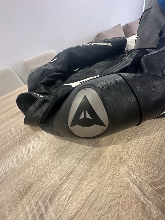 Casaco Dainese n° 54 em pele