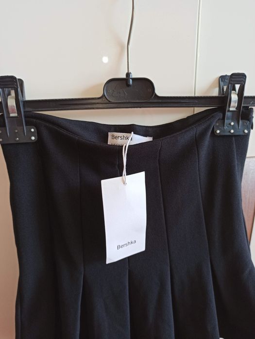 Saia preta plissada Bershka NOVA
