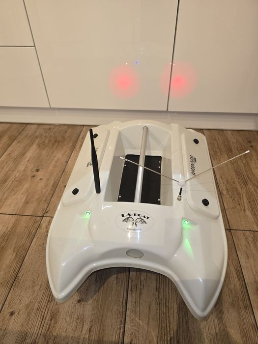 Łódka zanętowa LaBoat Barracuda Standard