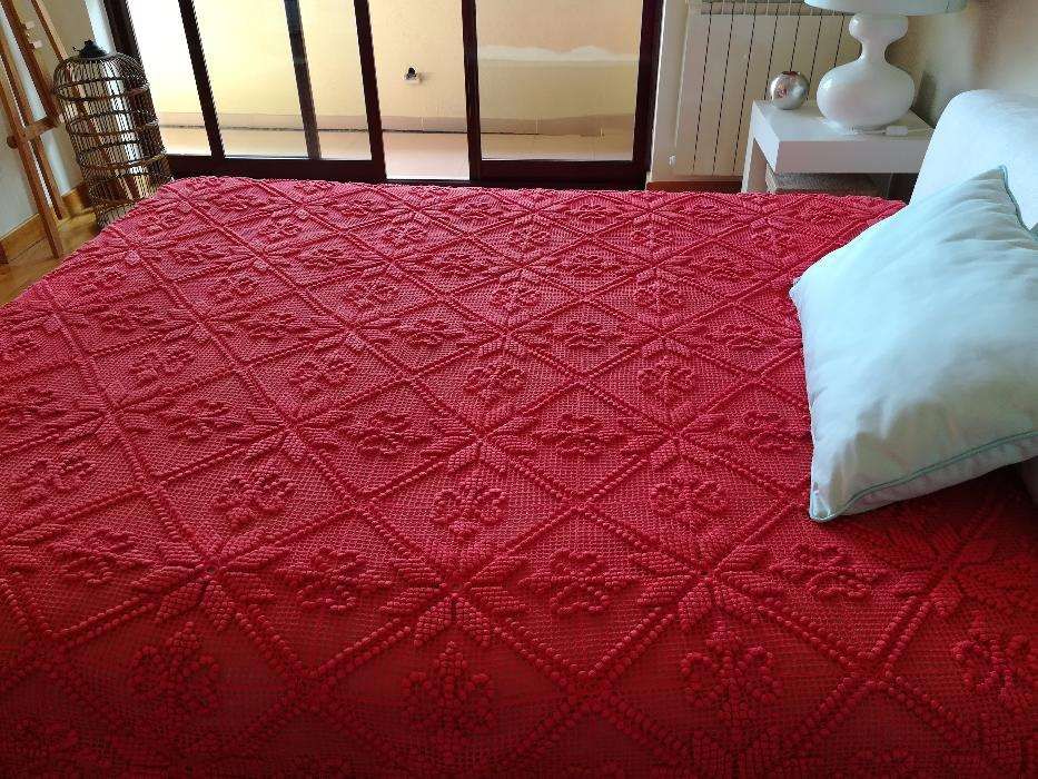 Colcha / Manta em Crochet *feita a mão* Coral / Vermelho - Flor de Lis