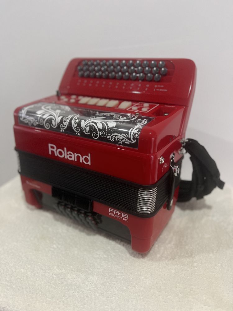 Concertina Roland FR 18 Seminova