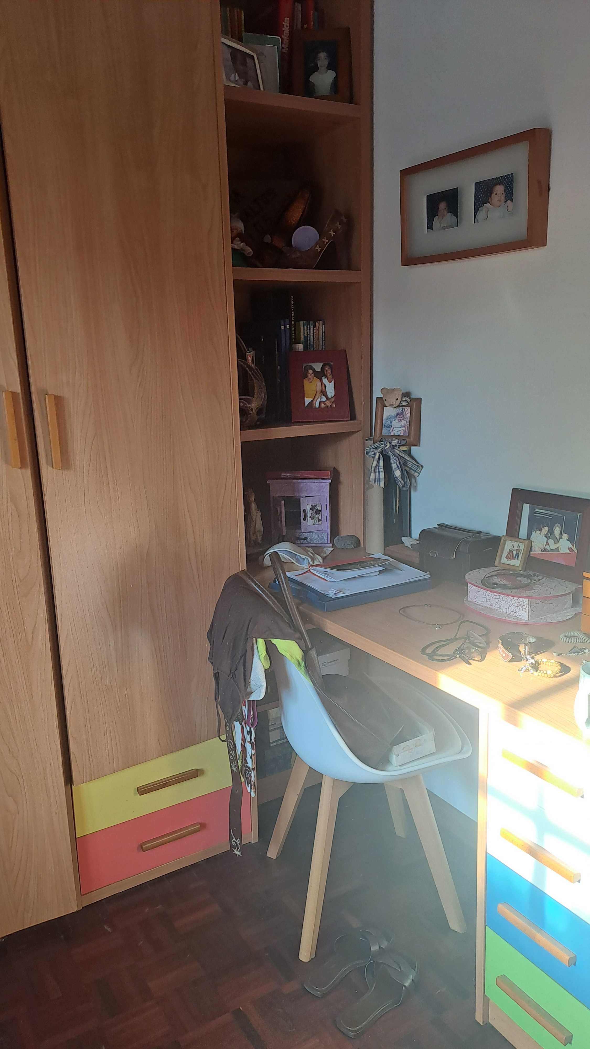 mobilia de quarto de solteiro