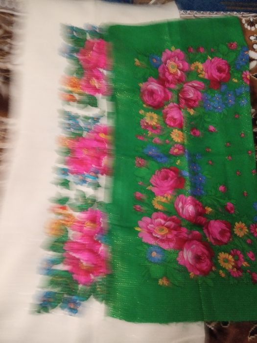 Платки  шерстяные.