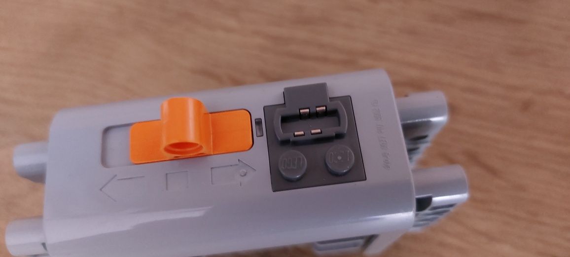 Lego Technic pojemnik na baterie czytaj opis