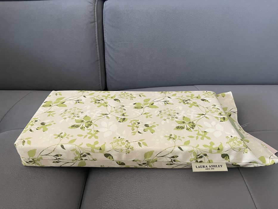 Ogrodowa/domowa podkładka pod kolana brytyjskiej marki Laura Ashley