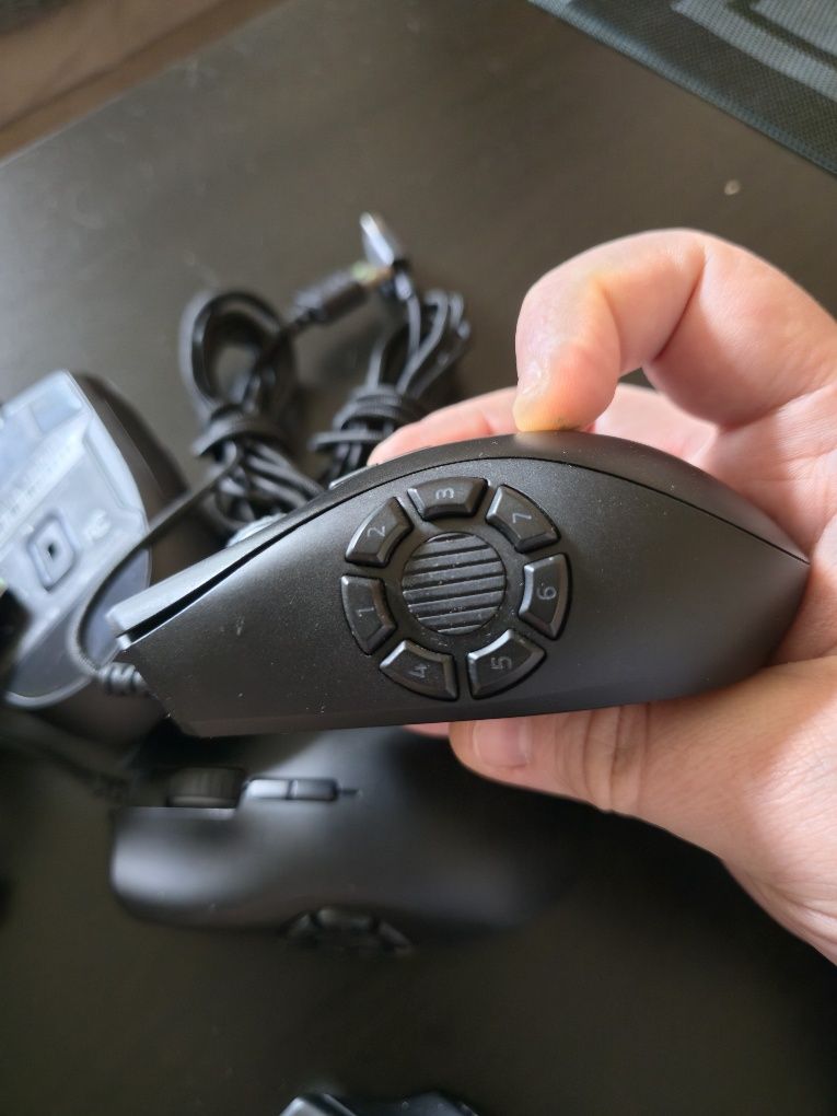 Ігрова мишка Razer Naga Trinity.