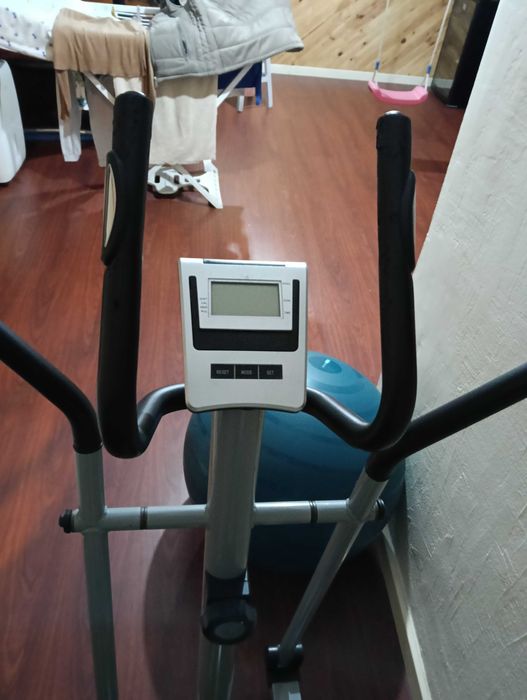 Elíptica bom estado, com controlo digital