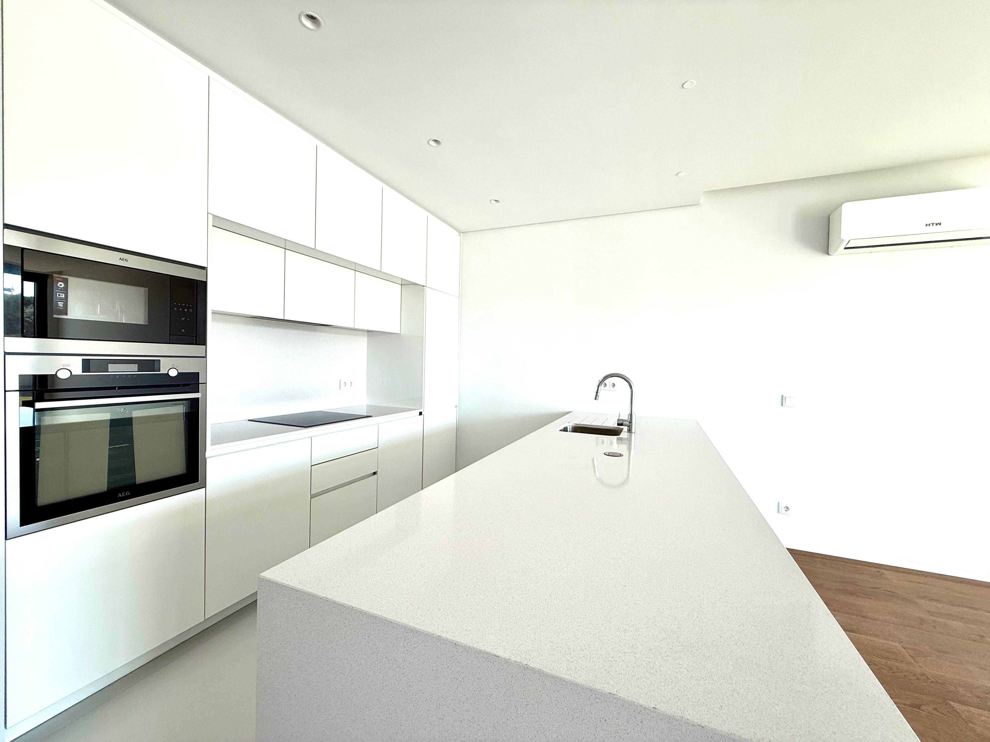 Apartamento T2 novo com varanda