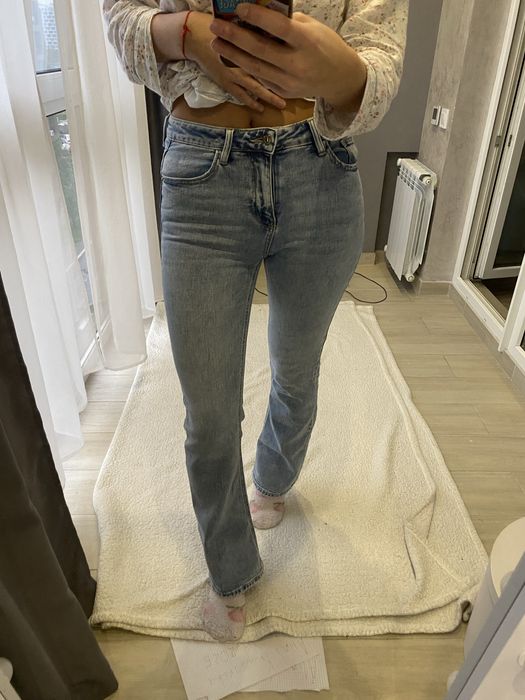 Продам джинси блакитні