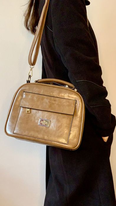 Сумка-чемодан з кожзаму