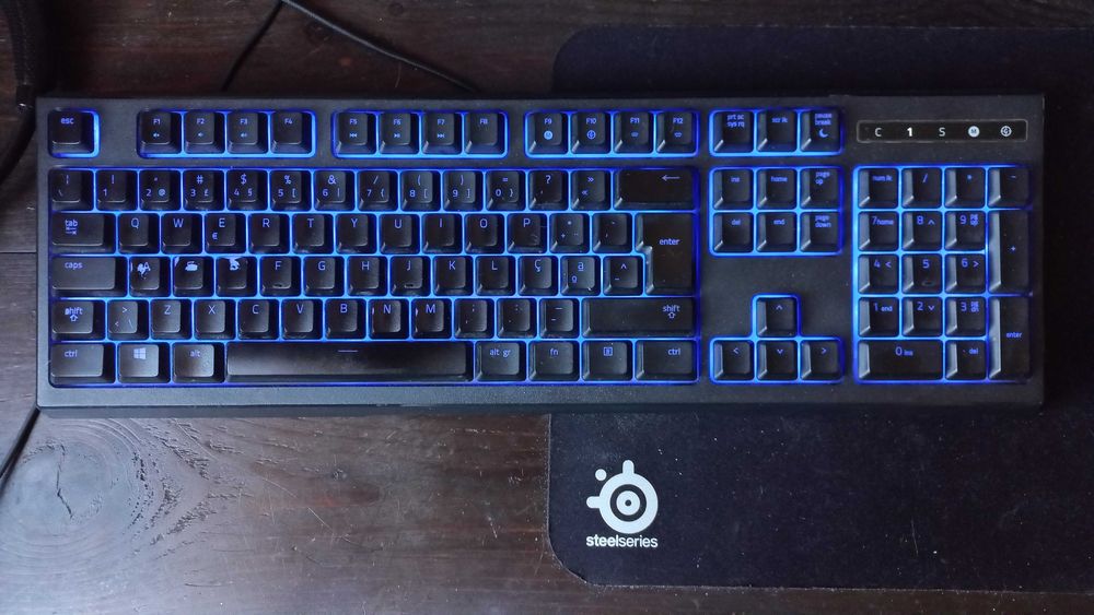 Teclado mecânico Ducky Zero 6108 RGP - Red Switch