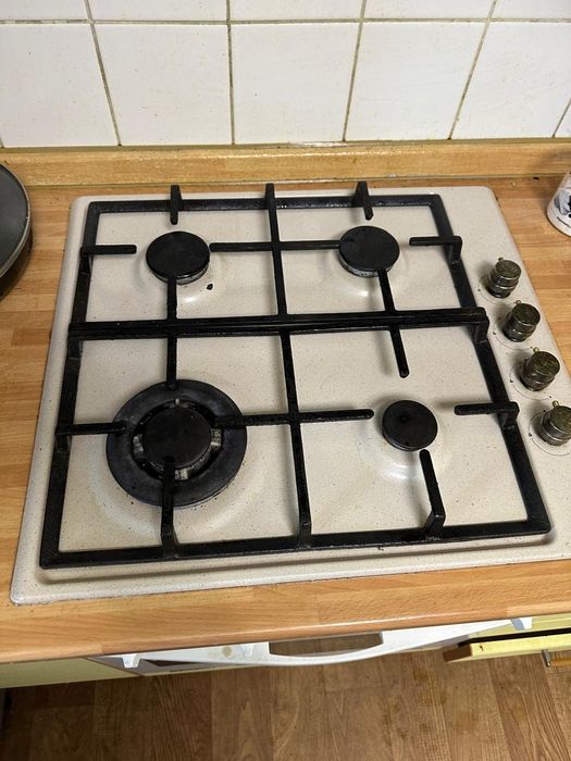 Продам газову поверхню Beko