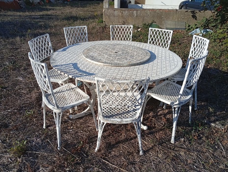 Mesa de jardim com 8 cadeiras