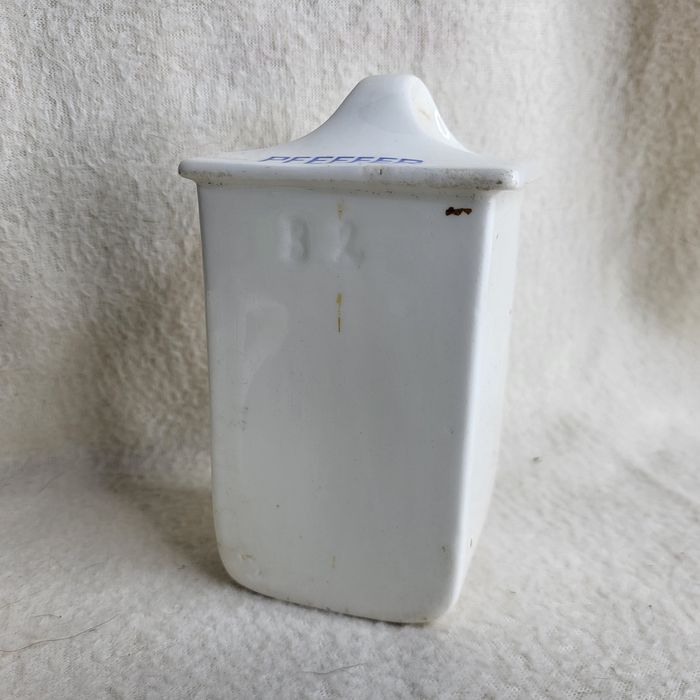 Stare poniemieckie szufladki ceramiczne ¹⁶⁹
