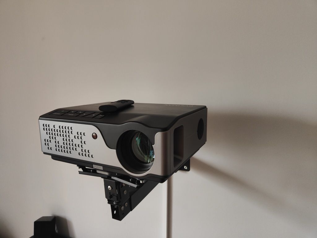 Sprzedam projektor overmax multipic 4.1  + uchwyt
