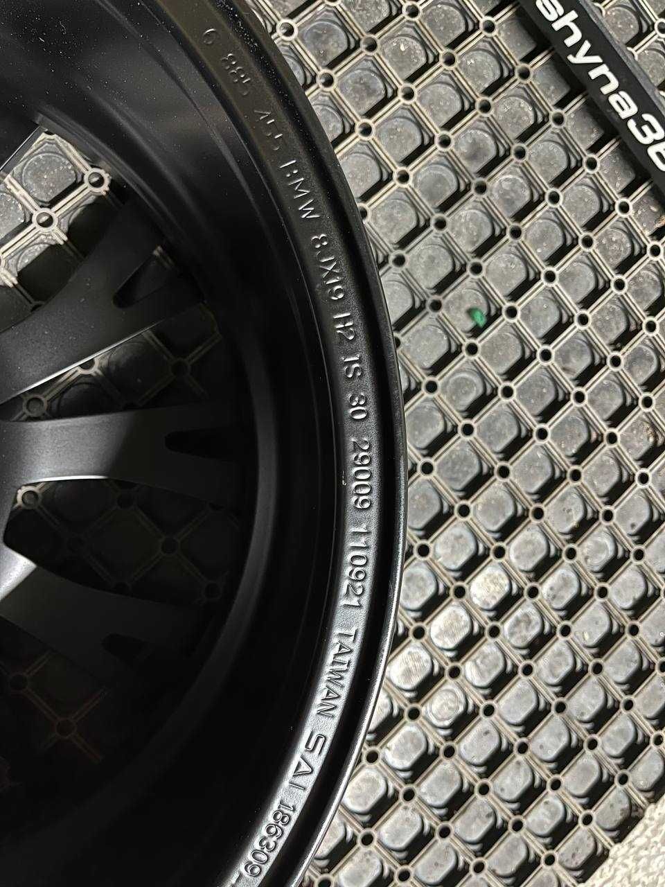 ДИСКИ Оригінальні 6885455 R19 8J PCD 5X112 ET30 DIA66.6 BK BMW БМВ