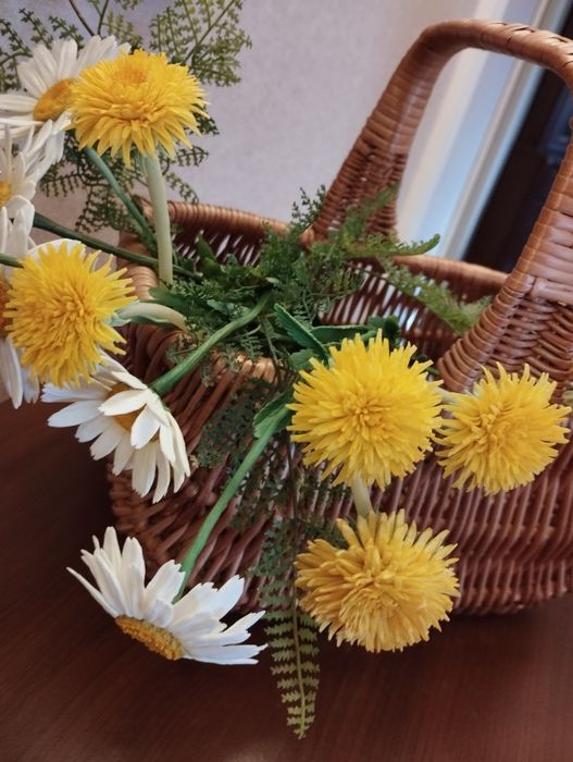 одуванчики из полимерной глины в наличии.