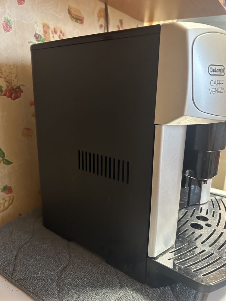 Кофемашина Delonghi Caffe Venezia Eco б/у