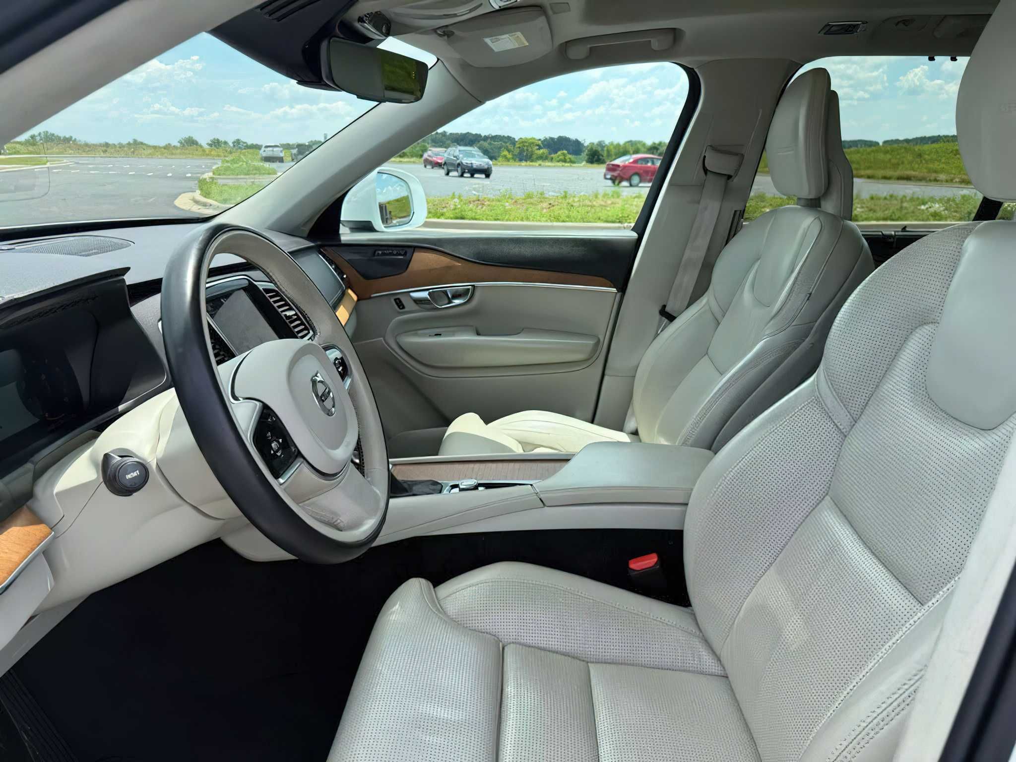 Volvo XC90   2020