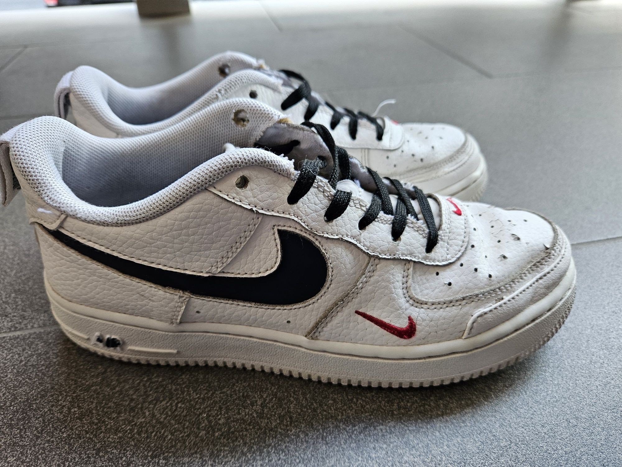 Adidasy Nike Air Force 1 r 37,5 wkl 23,5- 24 plus biale sznurówki