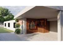 Moradia Independente, T4 com Cave , Garagem e Piscina, Em Campo, Viseu