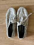 Biale buty rick and morty